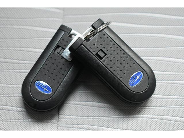 �X�}�[�g�L�[�t���Ȃ̂ŁA�h�A���b�N��J���w�P�{�Ń^�b�`���邾���I�i���̋󂫕߂�L�[���X�{�^���͎g���܂���B�����w�����ɁA�G���W���������邾���łn�j�I�j