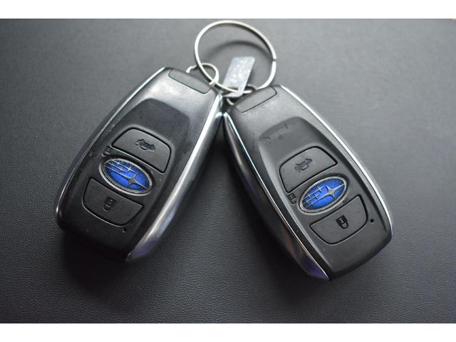 �X�}�[�g�L�[�t���Ȃ̂ŁA�h�A���b�N��J���w�P�{�Ń^�b�`���邾���I�i���̋󂫕߂�L�[���X�{�^���͎g���܂���B�����w�����ɁA�G���W���������邾���łn�j�I�j