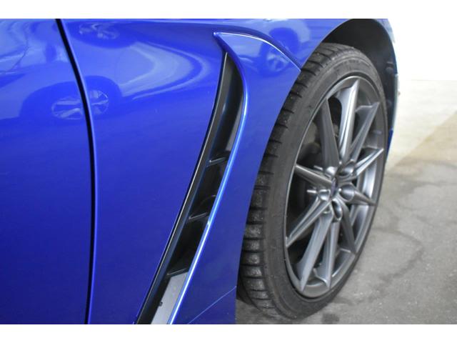 �T�C�h�V���X�|�C���[���ԗ����ʂ𗬂���C�𐮗�����t�B���`����̗p�B�܂������Ɍ������Ē��ˏグ��ꂽ���`�ɂ��A�a�q�y�Ȃ�ł̗͂͋����������ەt���܂��B