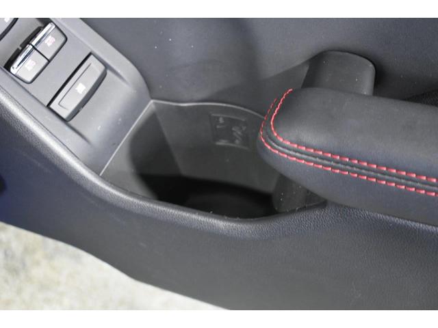 �h�A������ɂ͎��[�|�P�b�g���������܂��B