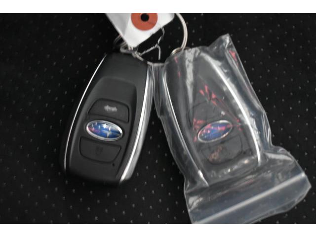 �X�}�[�g�L�[�t���Ȃ̂ŁA�h�A���b�N��J���w�P�{�Ń^�b�`���邾���I�i���̋󂫕߂�L�[���X�{�^���͎g���܂���B�����w�����ɁA�G���W���������邾���łn�j�I�j