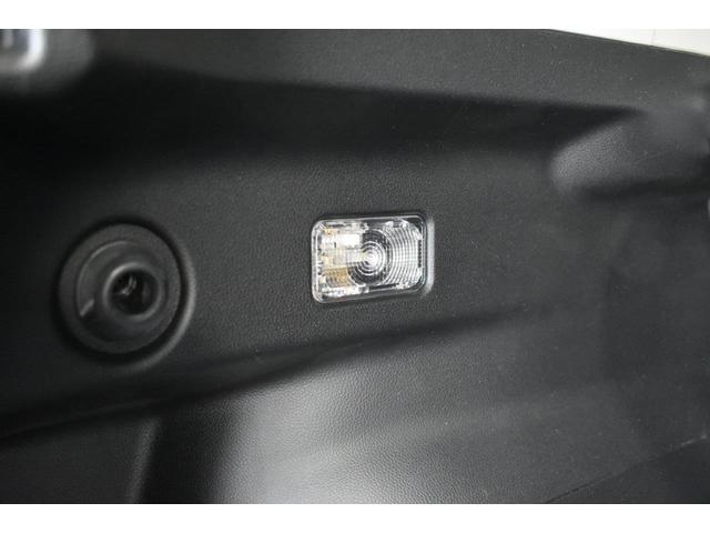 �g�����N�ɂ��Ɩ�������܂��B