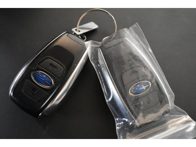 �X�}�[�g�L�[�t���Ȃ̂ŁA�h�A���b�N��J���w�P�{�Ń^�b�`���邾���I�i���̋󂫕߂�L�[���X�{�^���͎g���܂���B�����w�����ɁA�G���W���������邾���łn�j�I�j