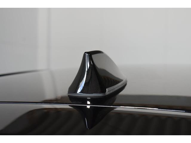 ���s�̃V���[�N�t�B�����W�I�A���e�i�́A�R���p�N�g�ɓZ�܂�܂��B