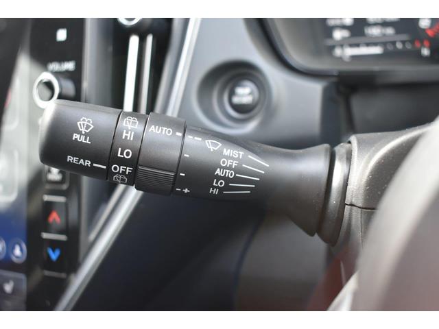 �J�H���m�����C�p�[�̓t�����g�K���X�㕔�̃Z���T�[���J�ʂ����m���A�J�̋����ɉ����āu�Ԍ��E�ᑬ�E�����v�������Ő؂�ւ���@�\�ł��B