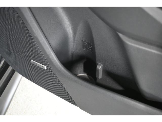 �h�A������ɂ͎��[�|�P�b�g���������܂��B