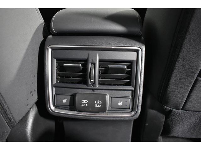 ���A���G�A�R�������o�����ƃV�[�g�q�[�^�[�E�t�r�a�d�����t���Ă��܂�