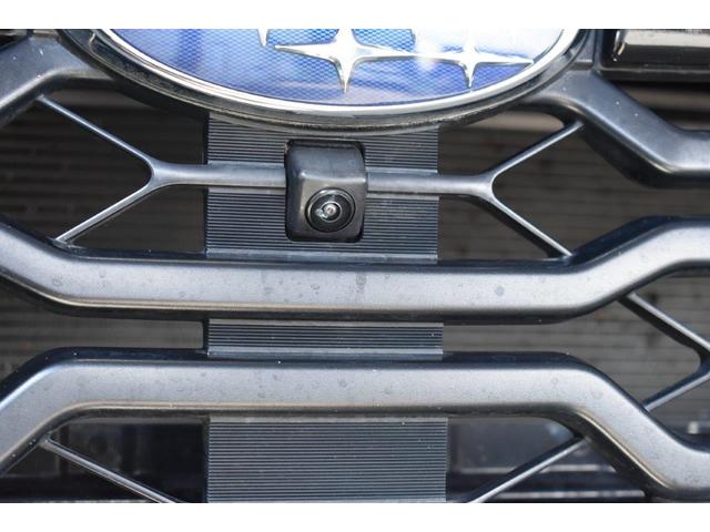 �t�����g�O�����ɑ������ꂽ�J�����̉f�����f�B�X�v���C�ɕ\���B���Ԃ̑O���̗l�q���m�F�ł��A���ʂ��̈��������_�⒓�ԁE���i���Ȃǂ̑O���m�F���T�|�[�g���܂��B