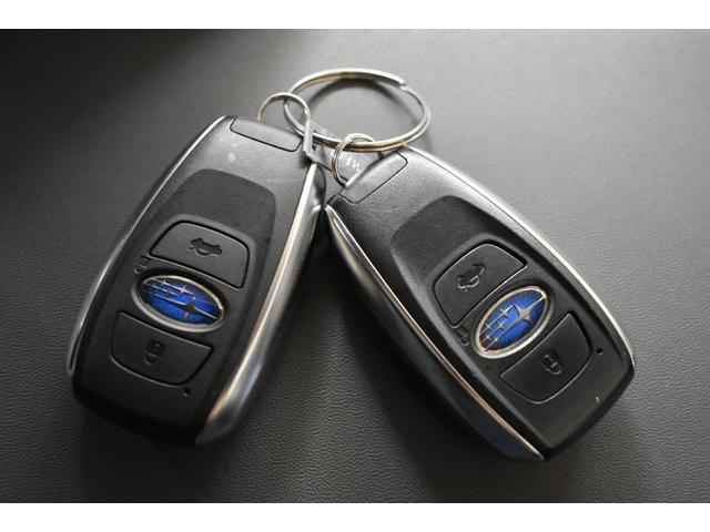 �X�}�[�g�L�[�t���Ȃ̂ŁA�h�A���b�N��J���w�P�{�Ń^�b�`���邾���I�i���̋󂫕߂�L�[���X�{�^���͎g���܂���B�����w�����ɁA�G���W���������邾���łn�j�I�j