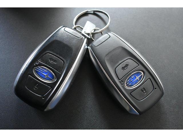 �X�}�[�g�L�[�t���Ȃ̂ŁA�h�A���b�N��J���w�P�{�Ń^�b�`���邾���I�i���̋󂫕߂�L�[���X�{�^���͎g���܂���B�����w�����ɁA�G���W���������邾���łn�j�I�j