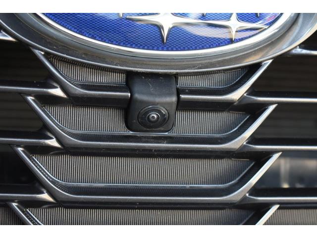 �t�����g�O�����ɑ������ꂽ�J�����̉f�����f�B�X�v���C�ɕ\���B���Ԃ̑O���̗l�q���m�F�ł��A���ʂ��̈��������_�⒓�ԁE���i���Ȃǂ̑O���m�F���T�|�[�g���܂��B