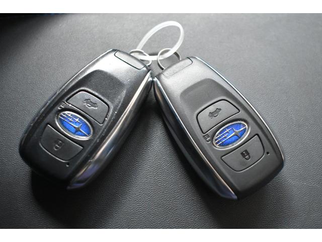 �X�}�[�g�L�[�t���Ȃ̂ŁA�h�A���b�N��J���w�P�{�Ń^�b�`���邾���I�i���̋󂫕߂�L�[���X�{�^���͎g���܂���B�����w�����ɁA�G���W���������邾���łn�j�I�j