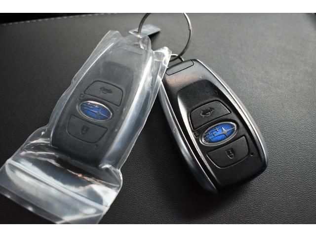 �X�}�[�g�L�[�t���Ȃ̂ŁA�h�A���b�N��J���w�P�{�Ń^�b�`���邾���I�i���̋󂫕߂�L�[���X�{�^���͎g���܂���B�����w�����ɁA�G���W���������邾���łn�j�I�j