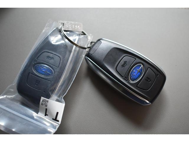 �X�}�[�g�L�[�t���Ȃ̂ŁA�h�A���b�N��J���w�P�{�Ń^�b�`���邾���I�i���̋󂫕߂�L�[���X�{�^���͎g���܂���B�����w�����ɁA�G���W���������邾���łn�j�I�j