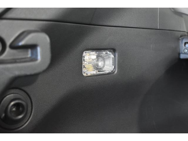 クロストレック ツーリング　フロントカメラ・両サイドカメラ・デジタルマルチビューモニター・オート機能付エアコン・パドルシフト機能・フロントパワーシート（運転席シートメモリー機能）・ステアリングヒーター・１７インチアルミホイール（25枚目）