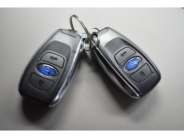 �X�}�[�g�L�[�t���Ȃ̂ŁA�h�A���b�N��J���w�P�{�Ń^�b�`���邾���I�i���̋󂫕߂�L�[���X�{�^���͎g���܂���B�����w�����ɁA�G���W���������邾���łn�j�I�j