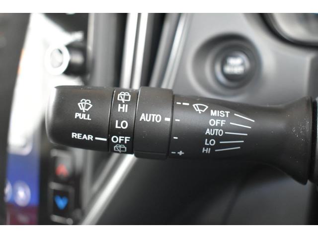 �J�H���m�����C�p�[�̓t�����g�K���X�㕔�̃Z���T�[���J�ʂ����m���A�J�̋����ɉ����āu�Ԍ��E�ᑬ�E�����v�������Ő؂�ւ���@�\�ł��B