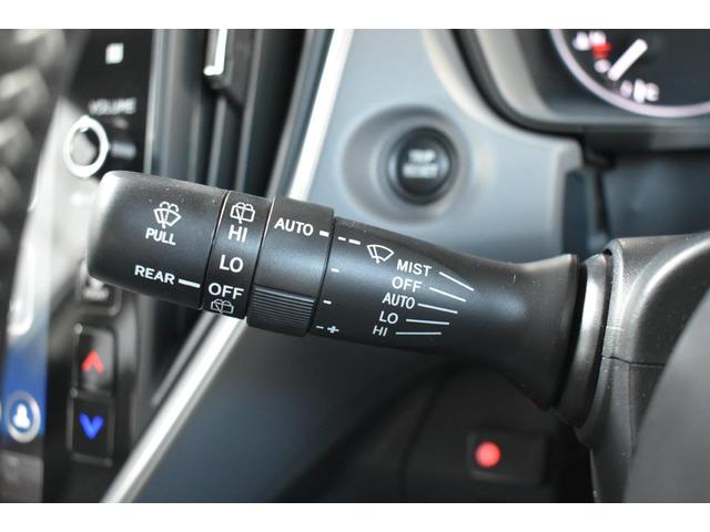 �J�H���m�����C�p�[�̓t�����g�K���X�㕔�̃Z���T�[���J�ʂ����m���A�J�̋����ɉ����āu�Ԍ��E�ᑬ�E�����v�������Ő؂�ւ���@�\�ł��B