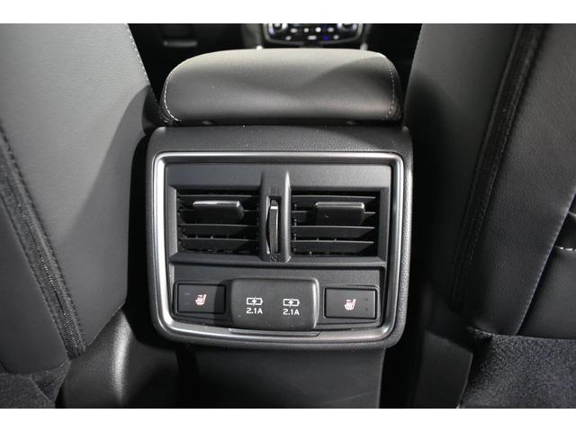 ���A���G�A�R�������o�����ƃV�[�g�q�[�^�[�E�t�r�a�d�����t���Ă��܂�