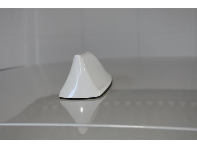 ���s�̃V���[�N�t�B�����W�I�A���e�i�́A�R���p�N�g�ɓZ�܂�܂��B