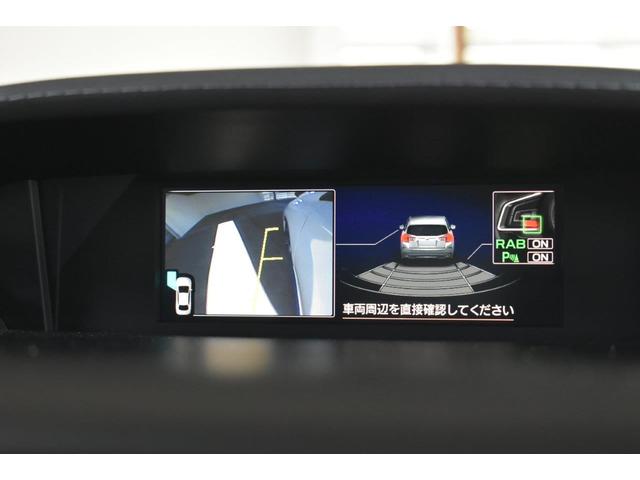 ����ȑ��h�A�~���[�ɑ������ꂽ�J�����̉f�����f�B�X�v���C�ɕ\���B