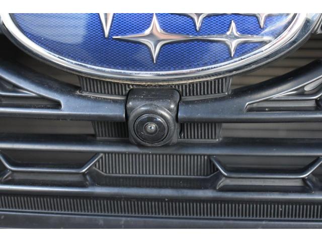 �t�����g�O�����ɑ������ꂽ�J�����̉f�����f�B�X�v���C�ɕ\���B���Ԃ̑O���̗l�q���m�F�ł��A���ʂ��̈��������_�⒓�ԁE���i���Ȃǂ̑O���m�F���T�|�[�g���܂��B