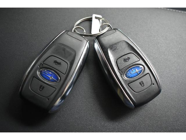 �X�}�[�g�L�[�t���Ȃ̂ŁA�h�A���b�N��J���w�P�{�Ń^�b�`���邾���I�i���̋󂫕߂�L�[���X�{�^���͎g���܂���B�����w�����ɁA�G���W���������邾���łn�j�I�j