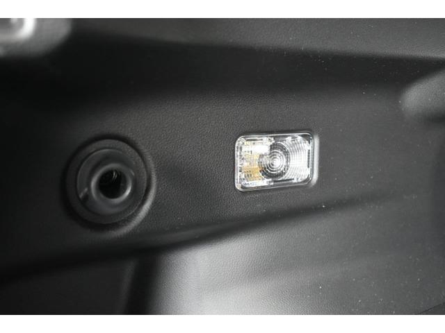 �g�����N�ɂ��Ɩ�������܂��B