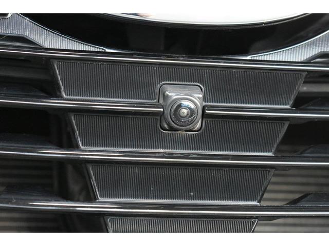 �t�����g�O�����ɑ������ꂽ�J�����̉f�����f�B�X�v���C�ɕ\���B���Ԃ̑O���̗l�q���m�F�ł��A���ʂ��̈��������_�⒓�ԁE���i���Ȃǂ̑O���m�F���T�|�[�g���܂��B