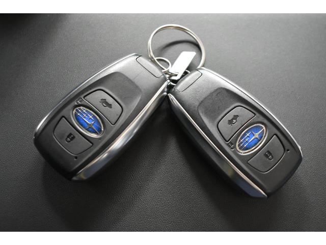 �X�}�[�g�L�[�t���Ȃ̂ŁA�h�A���b�N��J���w�P�{�Ń^�b�`���邾���I�i���̋󂫕߂�L�[���X�{�^���͎g���܂���B�����w�����ɁA�G���W���������邾���łn�j�I�j