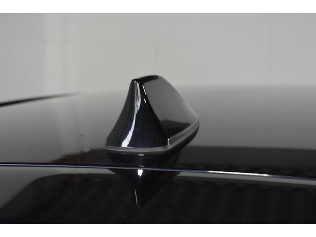 ���s�̃V���[�N�t�B�����W�I�A���e�i�́A�R���p�N�g�ɓZ�܂�܂��B