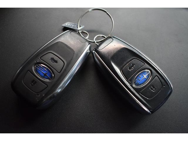 �X�}�[�g�L�[�t���Ȃ̂ŁA�h�A���b�N��J���w�P�{�Ń^�b�`���邾���I�i���̋󂫕߂�L�[���X�{�^���͎g���܂���B�����w�����ɁA�G���W���������邾���łn�j�I�j