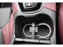 フロントカップホルダー装備ペットボトルなども置くことができます。