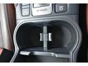 フロントカップホルダー装備ペットボトルなども置くことができます。