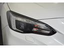 LEDヘッドライトで夜間の運転も安心です。