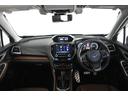 広々としたガラスエリアと良好な視界は、運転のしやすさに貢献しています。
