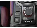 X-MODEは、雪道や泥道などの滑りやすい路面において、スイッチ操作ひとつで4輪の駆動力、ブレーキ、VDC(車両安定制御システム)などを最適にコントロールします。