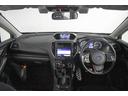 広々としたガラスエリアと良好な視界は、運転のしやすさに貢献しています。