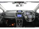 広々としたガラスエリアと良好な視界は、運転のしやすさに貢献しています。