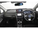 広々としたガラスエリアと良好な視界は、運転のしやすさに貢献しています。