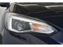 LEDヘッドライトで夜間の運転も安心です。