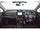 広々としたガラスエリアと良好な視界は、運転のしやすさに貢献しています。
