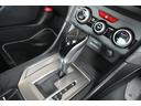 シフトレバーはＬ字型のシフトチェンジになっていまして、Ｄレンジ走行で、右側へレンジを切り替えて頂く事で、マニュアルモードでの走行を楽しいんで頂けます。
