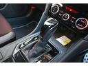 シフトレバーはＬ字型のシフトチェンジになっていまして、Ｄレンジ走行で、右側へレンジを切り替えて頂く事で、マニュアルモードでの走行を楽しいんで頂けます。