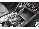 シフトレバーはＬ字型のシフトチェンジになっていまして、Ｄレンジ走行で、右側へレンジを切り替えて頂く事で、マニュアルモードでの走行を楽しいんで頂けます。