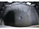 サブトランク付ですので洗車道具や工具の収納に便利です。