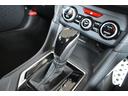 シフトレバーはL字型のシフトチェンジになっていまして、Dレンジ走行で、右側へレンジを切り替えて頂く事で、マニュアルモードでの走行を楽しいんで頂けます。
