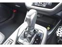 シフトレバーはＬ字型のシフトチェンジになっていまして、Ｄレンジ走行で、右側へレンジを切り替えて頂く事で、マニュアルモードでの走行を楽しいんで頂けます。