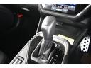 シフトレバーはＬ字型のシフトチェンジになっていまして、Ｄレンジ走行で、右側へレンジを切り替えて頂く事で、マニュアルモードでの走行を楽しいんで頂けます。
