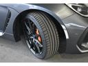 タイヤサイズは215/40R18です。
